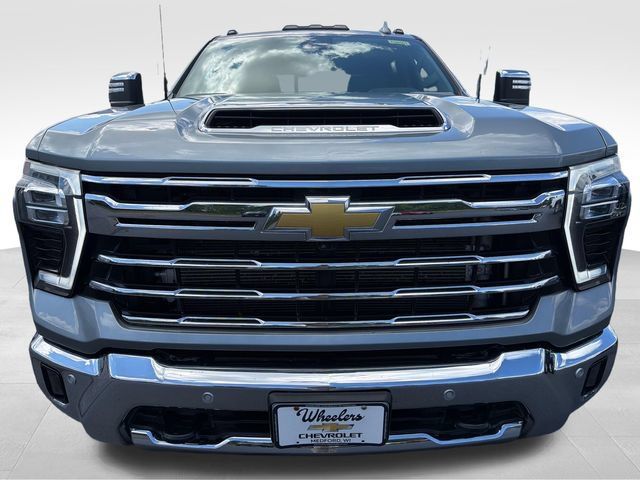 Used 2024 Chevrolet Silverado 2500 LTZ w/ LTZ Convenience Package AWD/4WD image 10