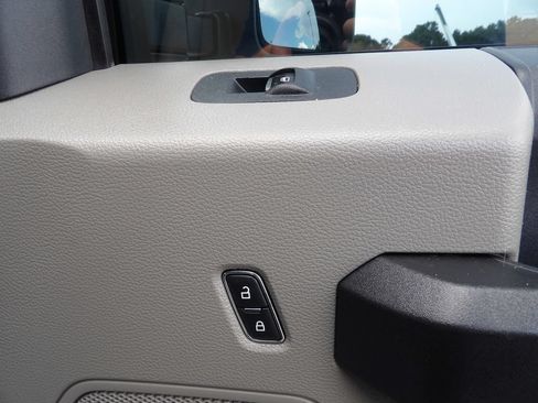 Used 2022 Ford F250 XL w/ Power Equipment Group AWD/4WD image 38
