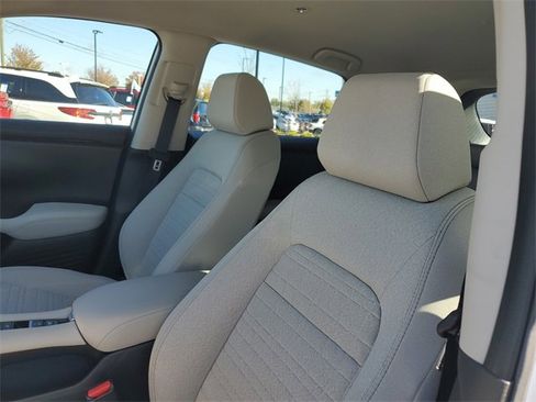 Used 2025 Honda HR-V LX image 12