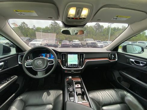 Used 2024 Volvo S60 B5 Plus FWD image 26
