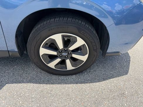 Used 2017 Subaru Forester 2.5i Premium AWD/4WD image 4