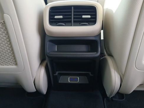 Used 2025 Mercedes-Benz GLE 450e 4MATIC image 15