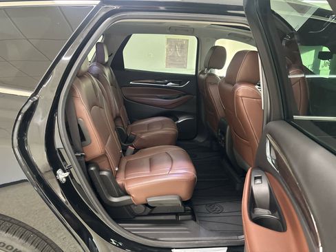 Used 2018 Buick Enclave Avenir w/ Avenir Technology Package image 17