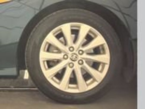 Used 2020 Toyota Camry LE FWD image 7