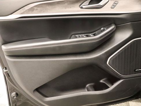 Used 2022 Jeep Grand Cherokee L Limited AWD/4WD image 17
