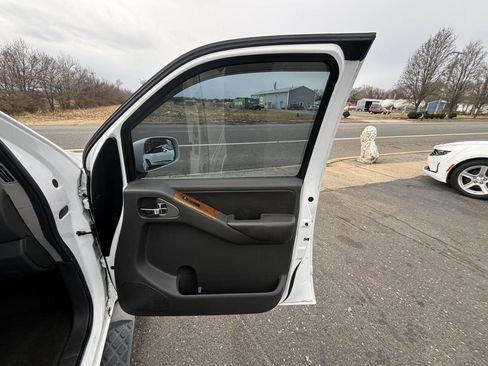 Used 2006 Nissan Pathfinder LE image 27