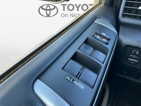 Used 2022 Toyota 4Runner SR5 Premium w/ Moonroof Package AWD/4WD image 21