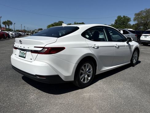 Used 2025 Toyota Camry LE FWD image 5
