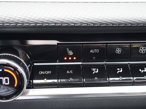 New 2026 Chevrolet Equinox LT w/ Convenience Package II FWD image 31