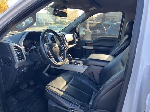 Used 2019 Ford F150 Lariat w/ Trailer Tow Package image 9