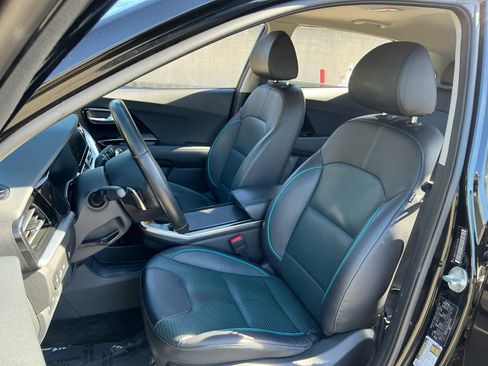 Used 2022 Kia Niro EX Premium image 18