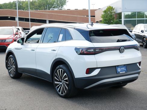 Used 2023 Volkswagen ID.4 Pro S Plus AWD/4WD image 5