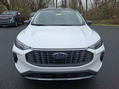 New 2025 Ford Escape Active w/ Active Premium Tech Pack image 2