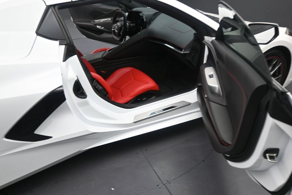 Used 2024 Chevrolet Corvette Stingray Convertible w/ 1LT RWD image 12