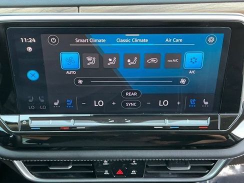 Used 2024 Volkswagen Atlas SE FWD image 25