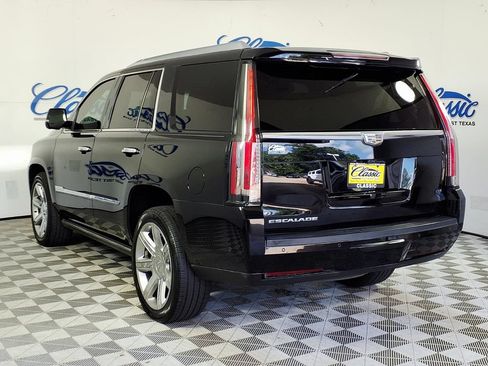 Used 2017 Cadillac Escalade Platinum AWD/4WD image 2