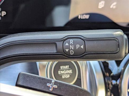 Used 2025 Mercedes-Benz GLB 250 image 11