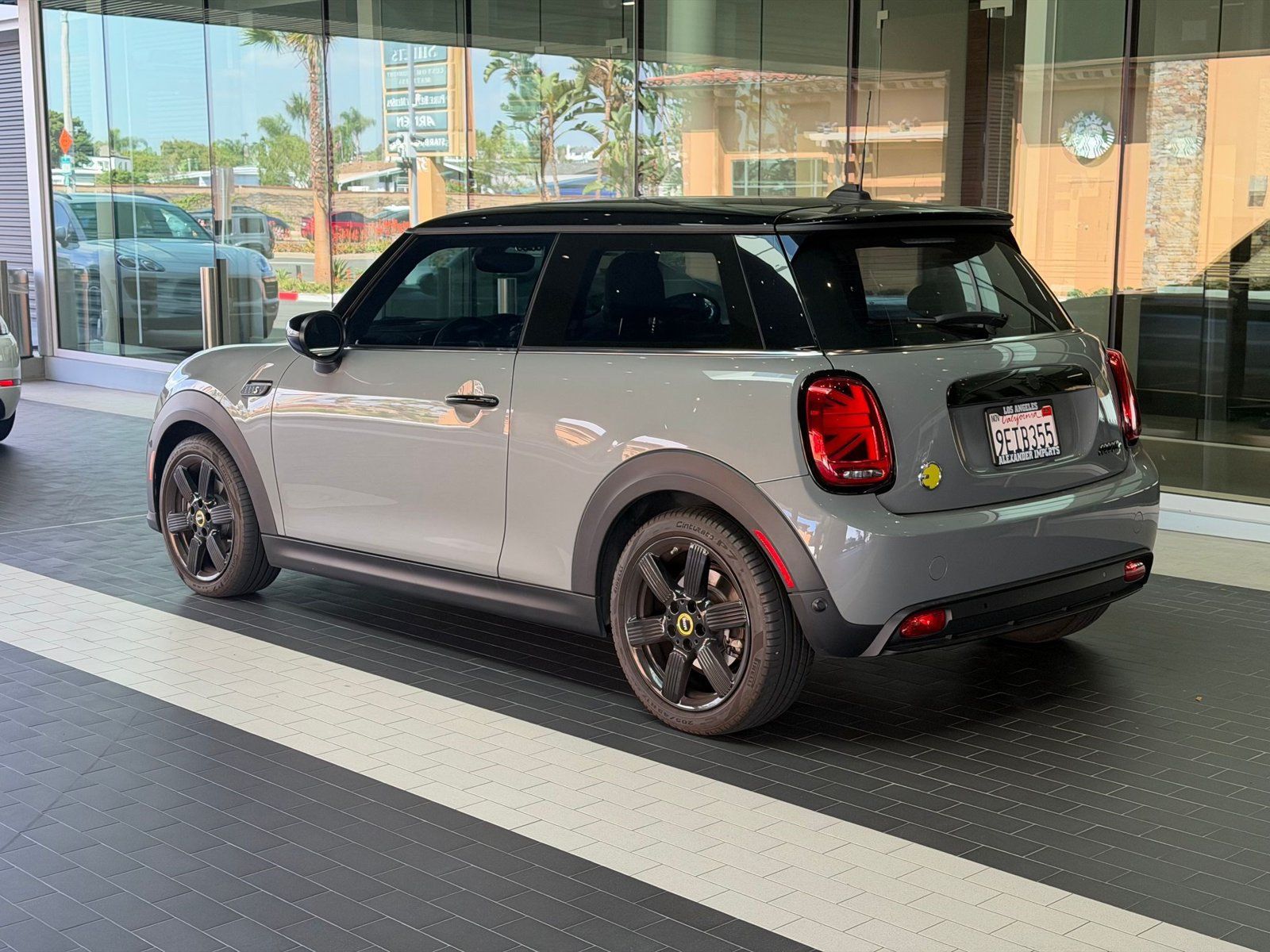 Used 2023 MINI Cooper SE FWD image 12