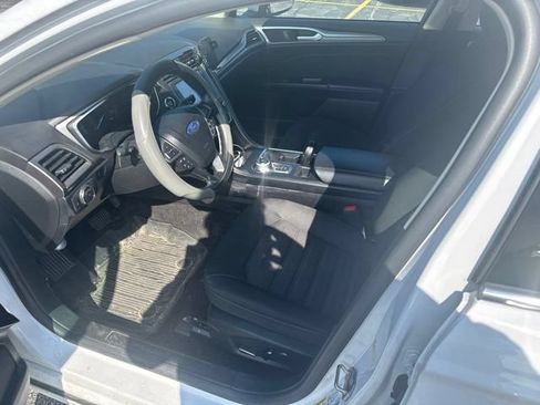 Used 2020 Ford Fusion SE AWD/4WD image 12
