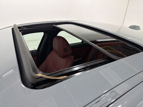 Certified 2023 BMW 330i xDrive Sedan w/ M Sport Package AWD/4WD image 27