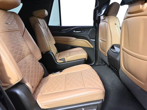Used 2021 Cadillac Escalade Premium Luxury w/ Driver Assist Tech Package AWD/4WD image 18