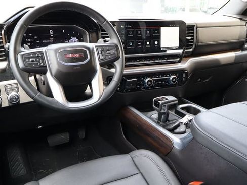 Used 2024 GMC Sierra 1500 SLT RWD image 4
