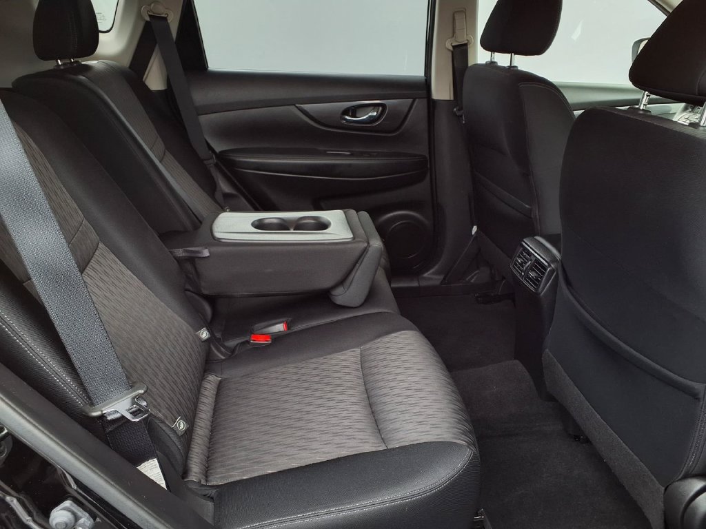 Used 2020 Nissan Rogue SV AWD/4WD image 33