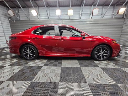 Used 2022 Toyota Camry SE AWD/4WD image 10