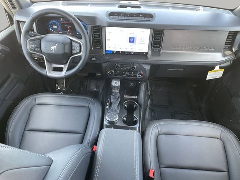 New 2025 Ford Bronco Badlands image 11