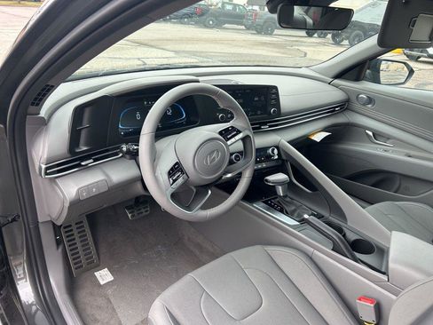 New 2026 Hyundai Elantra Sport image 11