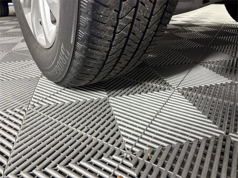 Used 2021 Chevrolet Equinox LS w/ LS Convenience Package image 30