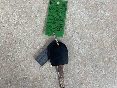 Used 2017 Volkswagen Passat 1.8T R-Line image 26