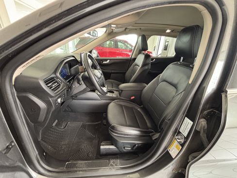 Used 2020 Ford Escape Titanium AWD/4WD image 2
