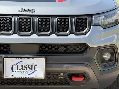 Used 2024 Jeep Compass Trailhawk AWD/4WD image 10