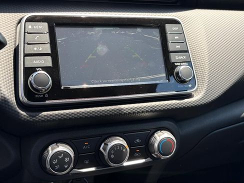 New 2025 Nissan Kicks Play S image 10