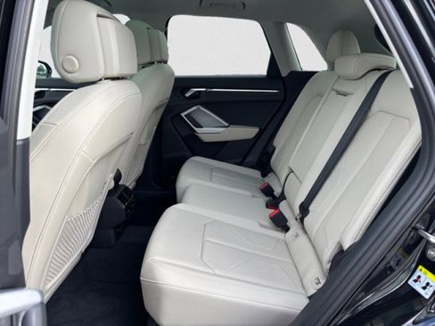 Used 2022 Audi Q3 2.0T Premium w/ Convenience Package image 17