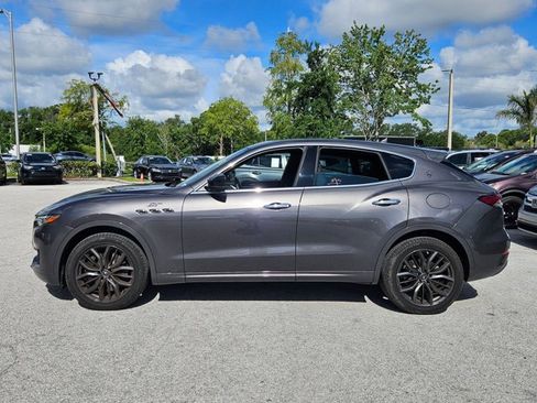 Used 2024 Maserati Levante GT Ultima AWD/4WD image 4