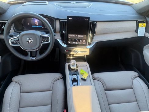 New 2026 Volvo XC90 B5 Ultra image 9