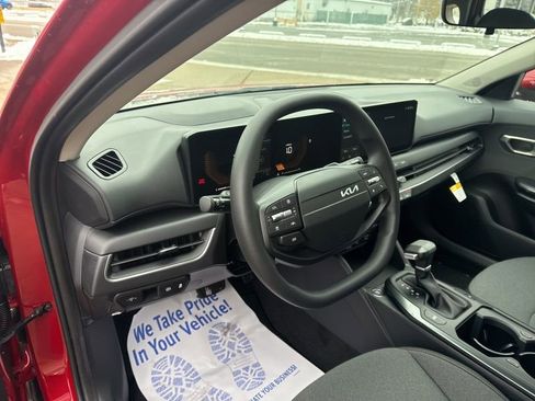 New 2025 Kia K4 LXS image 21