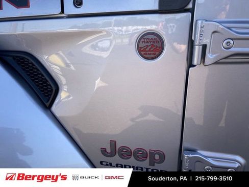 Used 2020 Jeep Gladiator Rubicon AWD/4WD image 34