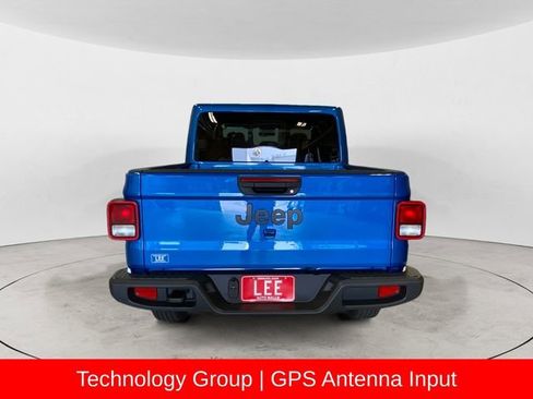 New 2025 Jeep Gladiator Sport image 5