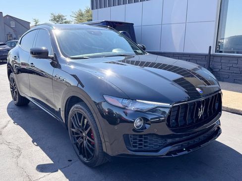 Used 2019 Maserati Levante image 10