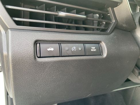 Used 2024 Nissan Altima 2.5 SV image 13