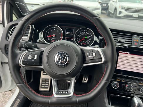 Used 2019 Volkswagen GTI SE image 28