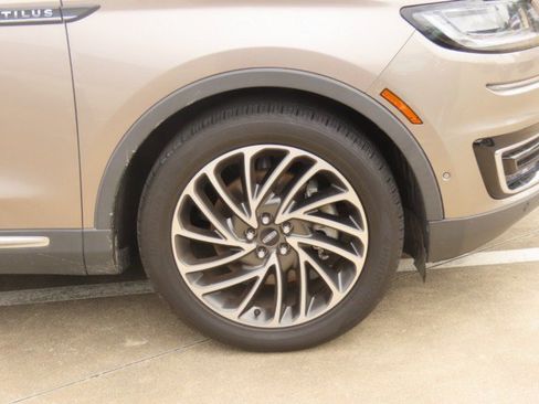 Used 2019 Lincoln Nautilus Reserve FWD image 7