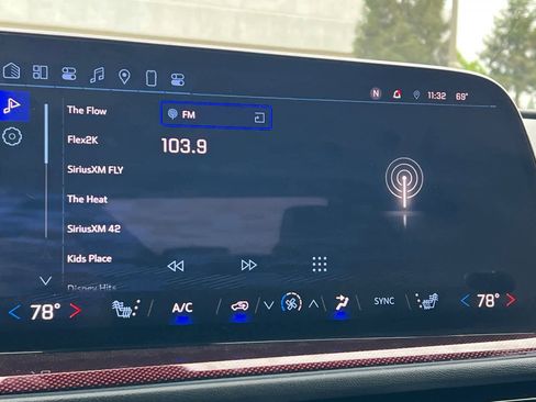 Used 2025 Chevrolet Traverse Z71 w/ Driver Confidence Package image 21