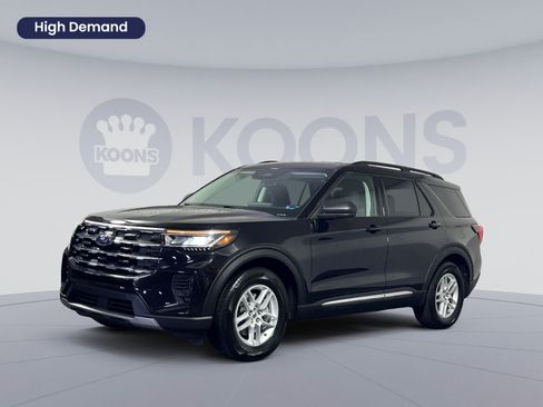 Used 2025 Ford Explorer Active RWD image 1