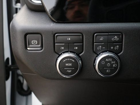 New 2026 GMC Sierra 2500 SLE image 42