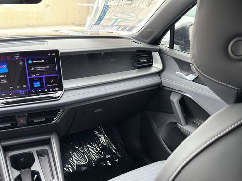 New 2026 Volkswagen Tiguan SE R-Line image 24