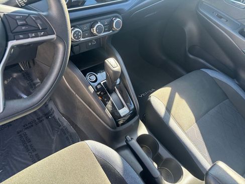 Used 2025 Nissan Versa SV image 41